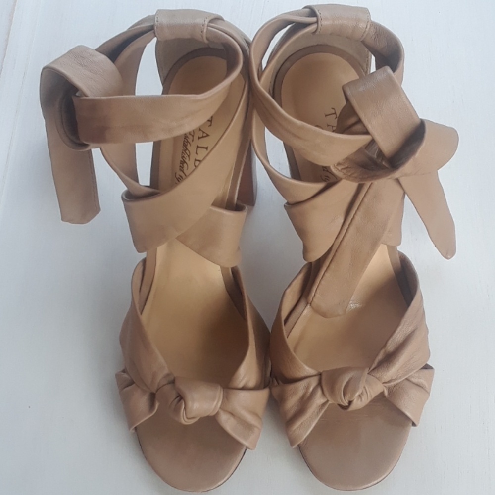 Talbots front knot side tide 4" high heels.